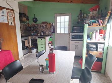 Casa · 120m² · 5 Ambientes · 1 Cochera · Dos Casas en Venta en Calle 34 E/ 137 y 138