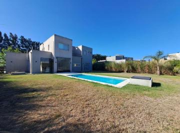 Casa de 5 ambientes, Esteban Echeverría · Casa en Venta y Alquiler en Santa Inés, Canning 5 Ambientes Modernos y Piscina
