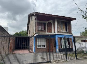 Casa · 120m² · 5 Dormitorios · 5 Cocheras · Oportunidad! Casa y Departamento Ituzaingo Norte