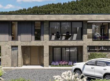 Casa · 384m² · 8 Ambientes · 5 Cocheras · Venta Casa Moderna de Hormigón 567 m² con Vistas Increíbles B° El Casco San Martin de Los Andes