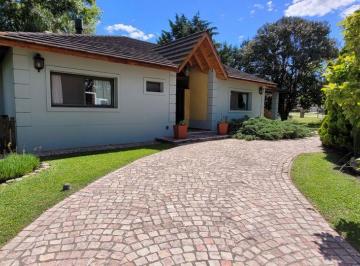 Casa de 5 ambientes, La Matanza · Hermosa Casa en Club de Campo Las Perdices