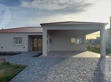 Casa · 195m² · 6 Ambientes · 2 Cocheras · Casa en Venta, El Rebenque, Canning