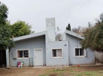 Casa · 720m² · 4 Ambientes · 1 Cochera · Venta de Casa 3 Dorm. Gran Patio. Zona Norte, Cercana a Colegios y Centros Comerciales