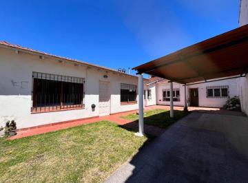 Casa de 4 ambientes, Miramar · Casa con 173 m² en Venta en Centro, 2 Dorm.