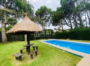 Foto1 · Casa de 3 Dorm. con Piscina en Alquiler en Solanas