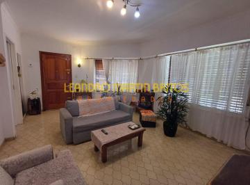 Casa · 137m² · 3 Ambientes · 1 Cochera · Casa en Venta en Ramos Mejía