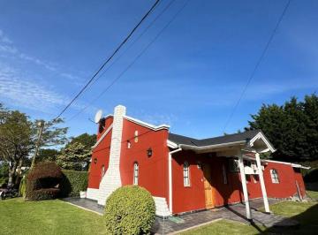 Casa de 4 ambientes, Miramar · Excelente Chalet Sobre Dos Lotes de Terreno en Barrio Las Lomas Miramar