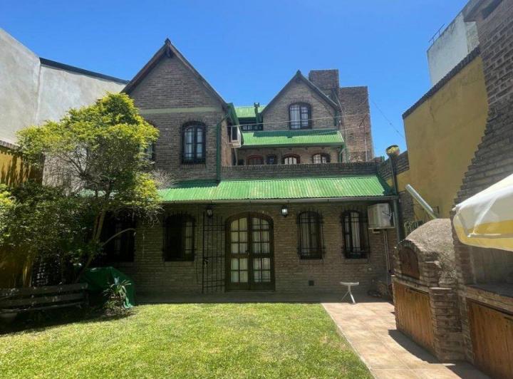 Casa · 129m² · 7 Ambientes · 1 Cochera