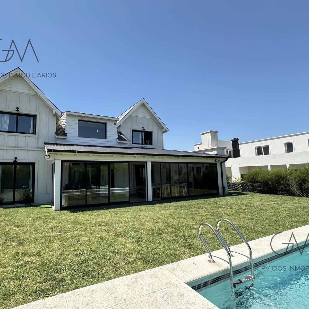 Casa 6 amb, 293m² con piscina climatizada y quincho — Rumencó Joven