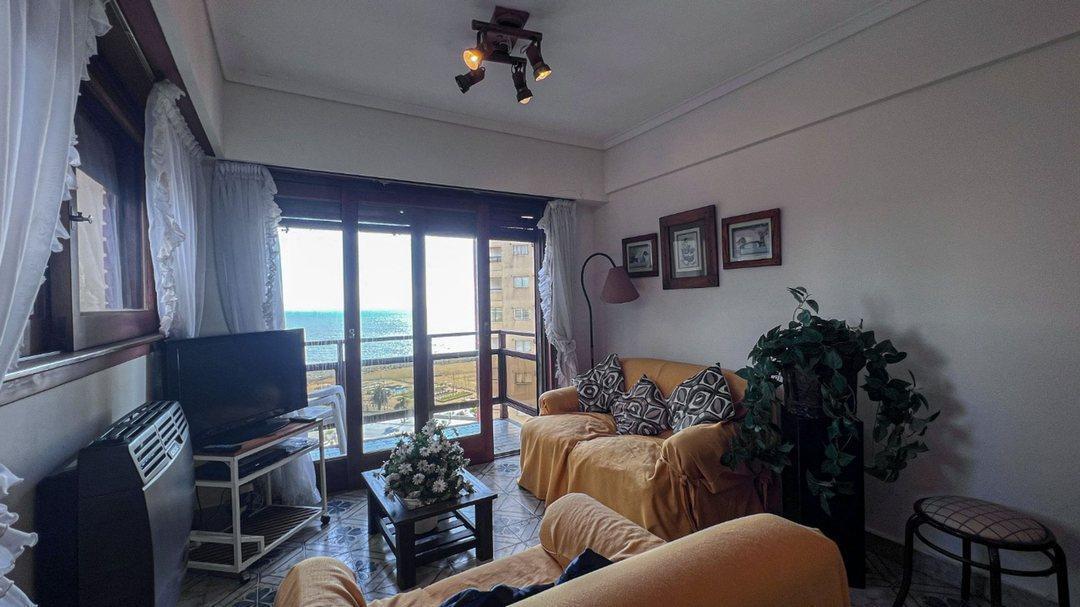 Departamento 2 ambientes con cochera y vista al mar – Varese