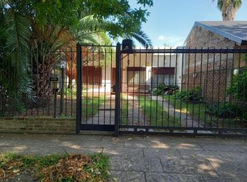Casa de 3 ambientes, Ituzaingó · Casa 3 Ambientes con Parque en Ituzaingó