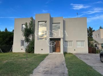 Casa · 157m² · 5 Ambientes · Casa en Venta en San Matias, Escobar, G. B. a. Zona Norte