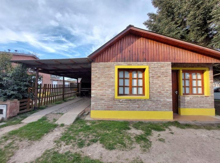 Casa · 350m² · 8 Ambientes · 4 Cocheras
