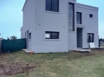 Casa · 175m² · 5 Ambientes · 4 Cocheras · Casa - San Pablo
