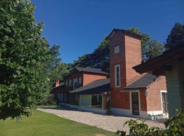 Casa de 6 ambientes, La Plata · Casa en Venta C/ Cochera en La Plata