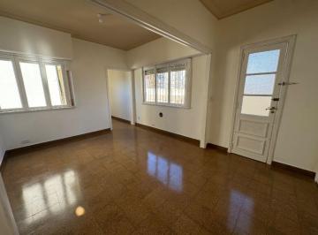 Departamento de 3 ambientes, Quilmes · Departamento de 2 Dorm. en Venta en Centro
