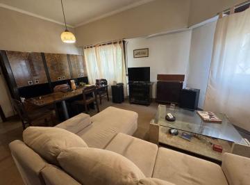 Casa de 5 ambientes, Quilmes · Casa con 4 Habitaciones en Venta en Quilmes