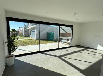 Casa · 130m² · 7 Ambientes · 2 Cocheras · Duplex 3 Dorm. 3 Baños Cochera y Parrilla