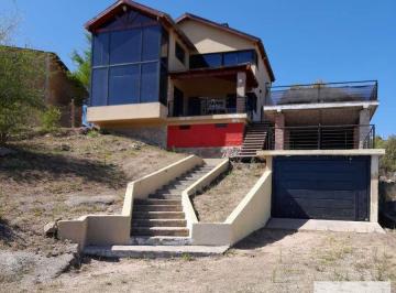 Casa · 280m² · 4 Ambientes · 1 Cochera · Casa en Venta - 2 Dorm. - 687 m² - Estancia Vieja, Villa Carlos Paz, Córdoba