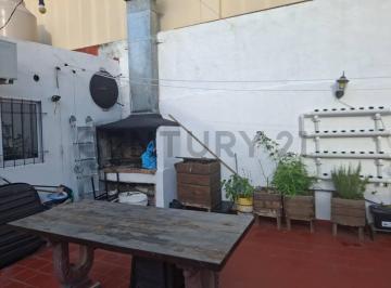 PH · 147m² · 4 Ambientes · PH 4 Ambientes Villa Pueyrredon. Toma Menor Valor. No Apto Credito con Terraza y Quincho