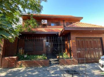 Casa de 8 ambientes, Avellaneda · Casa en 2 Plantas con Quincho y Pileta