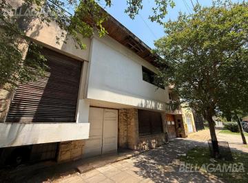 Casa · 374m² · 3 Dormitorios · 1 Cochera · Casa Venta Martinez a Refaccionar
