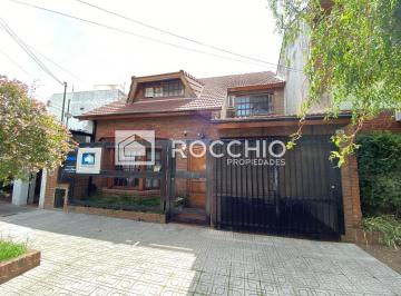 Casa · 200m² · 5 Ambientes · 1 Cochera · Casa en Jose León Suarez