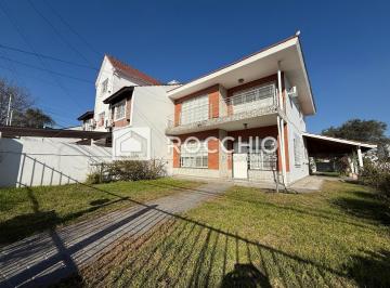 Casa · 130m² · 5 Ambientes · 2 Cocheras · Casa en Venta 5 Ambientes J. L Suarez