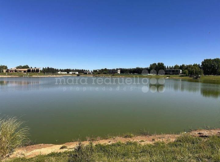 Terreno · 2073m²