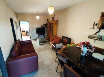 Casa · 148m² · 6 Ambientes · 2 Cocheras · Casa y Departamento a Refaccionar en Troncos del Talar Pacheco