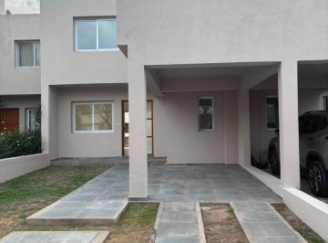 Casa de 4 ambientes, Córdoba · Se Alquila Duplex 3 Dorm. en Green Ville II
