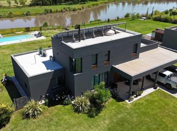 Casa · 199m² · 5 Ambientes · 2 Cocheras · Casa con Lote a La Laguna - Chacras de La Reserva - Campana