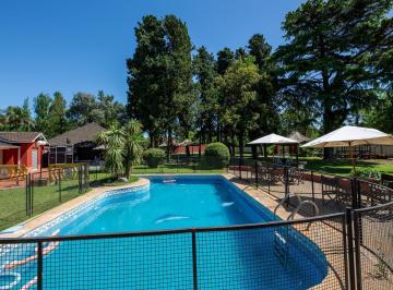 Quinta vacacional · 687m² · 9 Ambientes · Oportunidad Única en Don Torcuato - Lote de 3.816 m² con Viviendas y Salón Habilitado