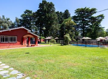 Casa · 225m² · 5 Ambientes · Casa en Lote de 1.854 m² con Gran Parque, Pileta, Oficina y Unidad Adicional – Don Torcuato
