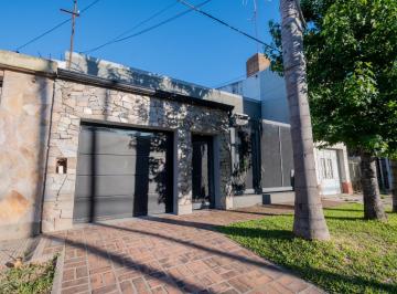 Casa · 159m² · 2 Dormitorios · 1 Cochera · Venta Casa en Barrio Guadalupe, Santa Fe