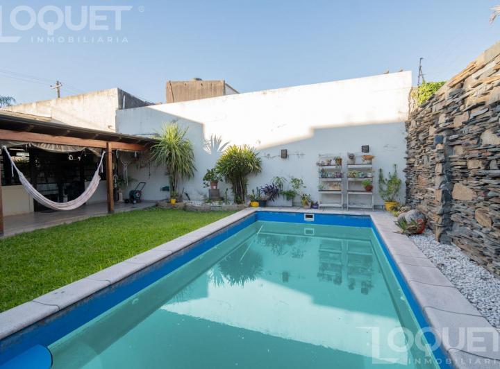 Casa · 159m² · 2 Dormitorios · 1 Cochera