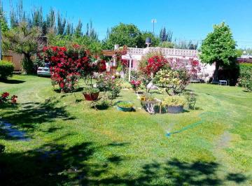 Casa · 183m² · 8 Ambientes · 1 Cochera · Venta de Casa en Las Compuertas - Lujan de Cuyo