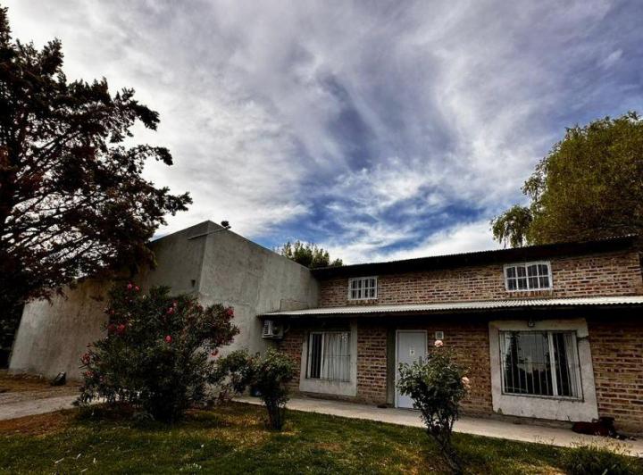 Casa · 200m² · 4 Ambientes · 3 Cocheras