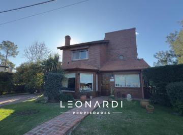 Casa · 127m² · 4 Ambientes · 1 Cochera · Casa 4 Ambientes con Pileta en Venta - Apta Credito - Club Privado Loma Verde - ID 5921