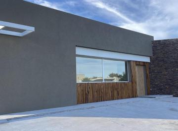 Casa · 245m² · 4 Ambientes · 2 Cocheras · Venta Casa Área 1 San Sebastián - 4 Ambientes