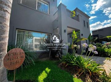 Casa de 5 ambientes, Pilar · Increible Casa en Venta de 5 Ambientes y Pileta Climatizada. Barrio Santa Guadalupe. Pilar