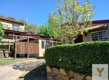 Casa · 100m² · 6 Ambientes · Casa en Venta - 3 Dorm. 3 Baños - San Luis