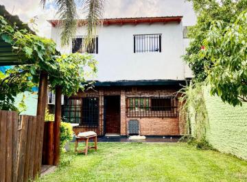 Casa · 112m² · 5 Ambientes · 1 Cochera · Álvarez Thomas 3300 - Casa en Venta de 3 Dorm. Mas Comodín en Barrio La Florida, Rosario