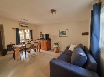 Casa · 108m² · 5 Ambientes · 1 Cochera · Casa en Las Heras