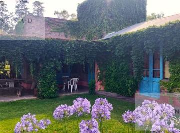 Casa · 308m² · 5 Ambientes · 9 Cocheras · Casa Tipo Chacra en Venta - 3,7 Ha - Pileta - Casa de Huespedes - Capilla del Señor