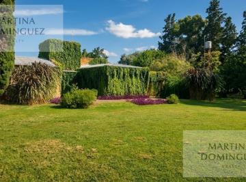 Casa · 308m² · 5 Ambientes · 9 Cocheras · Casa Tipo Chacra en Venta - 3,7 Ha - Pileta - Casa de Huespedes - Capilla del Señor