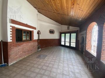 Casa · 129m² · 5 Ambientes · 2 Cocheras · Casa en Santos Lugares