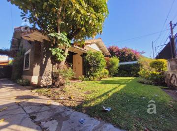 Casa · 240m² · 6 Ambientes · 1 Cochera · Casa en Venta en San Martin - Lote de 539 m - Multifamiliar