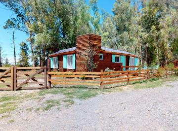 Casa · 65m² · 3 Ambientes · 2 Cocheras · Cabaña Para 4/5 Personas en Alquiler Temporal en Los Bosquecitos, Brandsen.