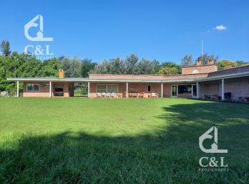 Casa · 64595m² · 7 Ambientes · 3 Cocheras · Casa en Estancia Benquerencia